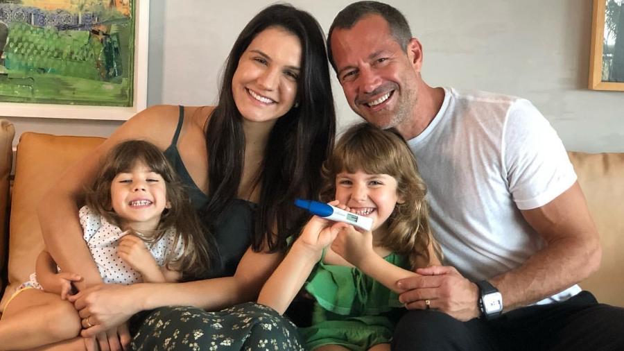 Kyra Gracie, Malvino Salvador e as filhas do casal, Kyara e Ayra - Reprodução/Instagram