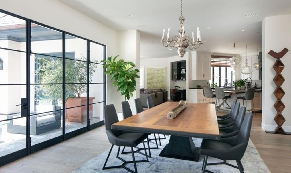 Mansão de Justin Bieber possui piscina, biblioteca, mansão e sala de cinema - Divulgação/Realtor