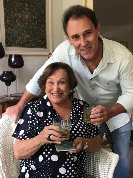 Paulo Goulart Filho com a mãe, Nicette Bruno - Instagram/@paulogoulartfilho