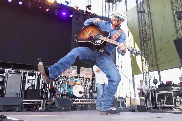 O cantor country americano Cody Johnson, que se apresenta em Barretos no dia 24 de agosto