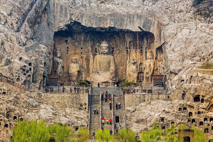 As Grutas de Longmen, em Luoyang, na China