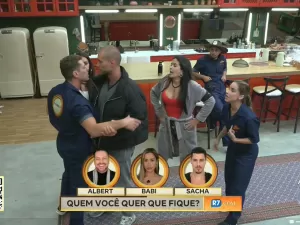 Vanessa interrompe defesa de Sacha, que se irrita e treta com peões