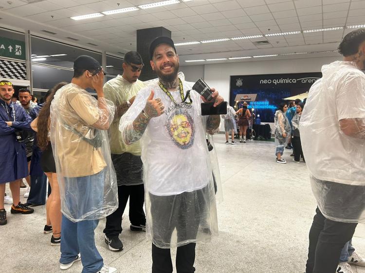 William, que também tem tattoos na cara, saiu de Porto Alegre (RS) para realizar o sonho de assistir a um show de Post Malone