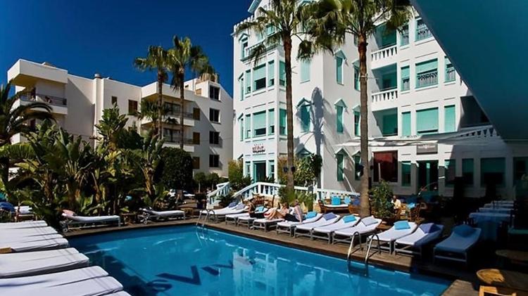 O hotel Es Vive, em Ibiza, ilha famosa na Espanha foi comprado por Lionel Messi no início desse ano - Divulgação - Divulgação