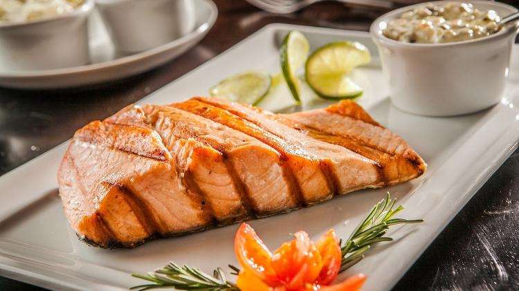 Salmão grelhado - iStock - iStock