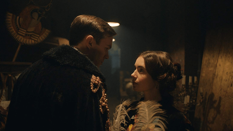 Nicholas Hoult e Lily Collins em "Tolkien" - Reprodução - Reprodução