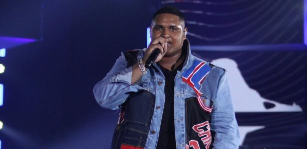 Gravação de DVD | Bailarina cai do palco e desmaia em show de Kevin O'Chris