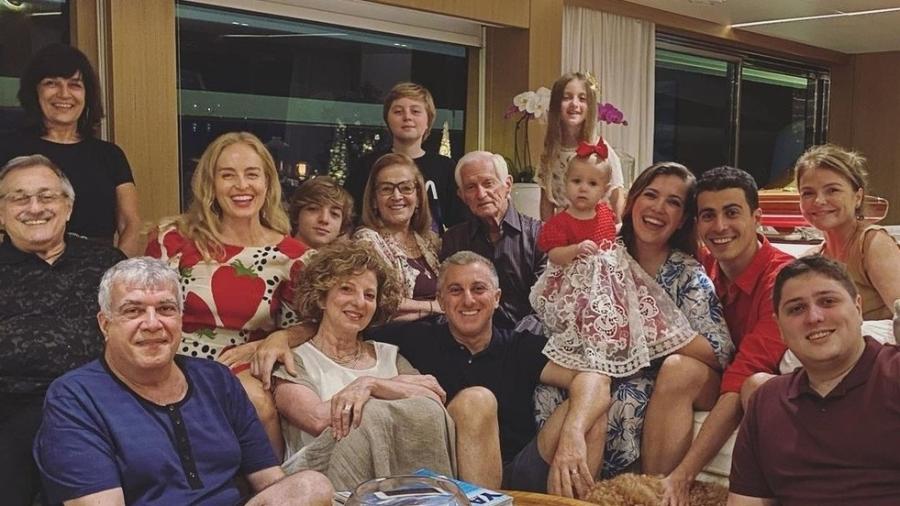 Angélica e família no Natal de 2019 - Reprodução/Instagram
