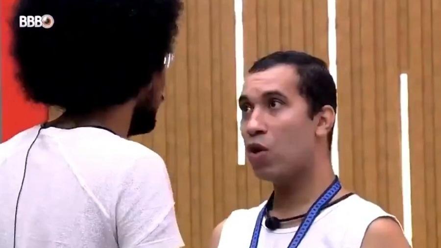 BBB 21: Gilberto e João falam sobre paredão com Rodolffo - Reprodução/Globoplay
