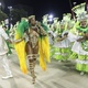 22.abr.2022 - Imperatriz Leopoldinense, Carnaval 2022 Rj - Iza, rainha da bateria, desfile da escola de samba Imperatriz Leopoldinense no primeiro dia  de desfiles do Grupo Especial com o enredo ?Meninos eu vivi... Onde canta o sabiá, Onde cantam Dalva & Lamartine" no sambódromo da Marques de Sapucai, no centro da cidade nesta sexta-feira (22/04) . - (Foto: Rudy Trindade/FramePhoto/Folhapress) ***PARCEIRO FOLHAPRESS - FOTO COM CUSTO EXTRA E CRÉDITOS OBRIGATÓRIOS*** - Rudy Trindade/FramePhoto/