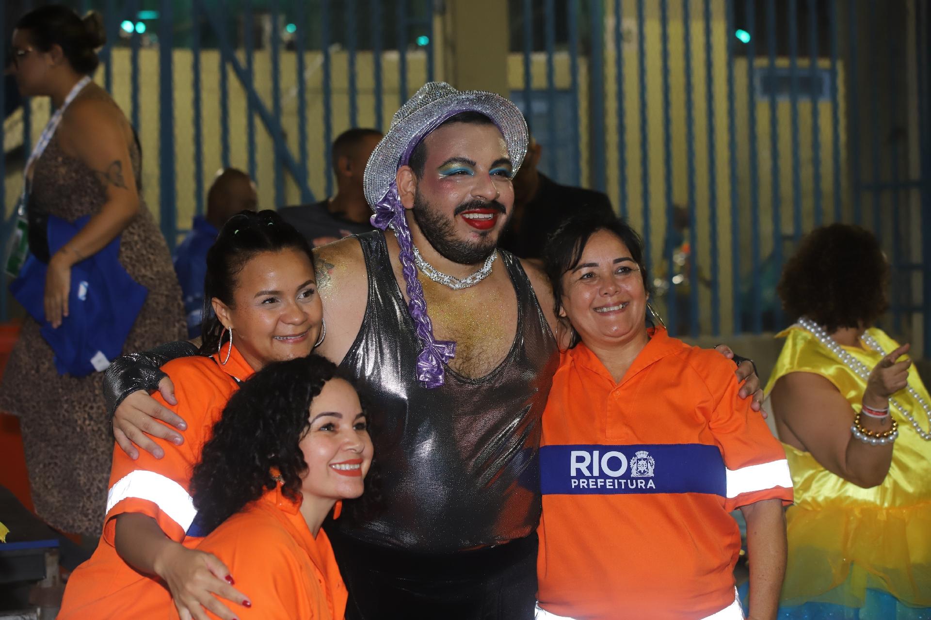 22.abr.2021 - Concentração do desfile da São Clemente na Sapucaí - Zô Guimarães/UOL