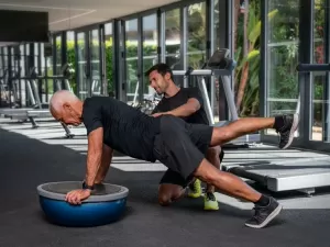 Existe exercício para Parkinson? Como proteger o cérebro se movimentando