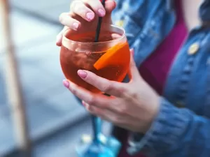 Para brindarem juntos: 12 dicas de bebidas para presentear no Dia das Mães
