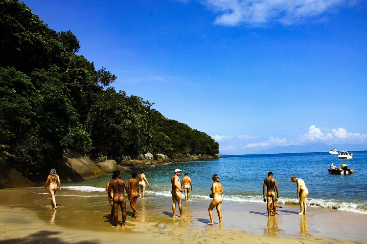 Naturistas na Praia Mansa, em Ubatub - Reginaldo Pupo - Reginaldo Pupo