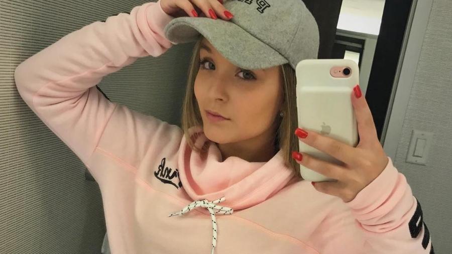 Larissa Manoela aos 16 anos 