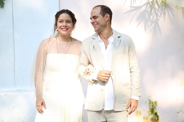 Leandra Leal e Guilherme Burgos se casam