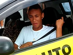 Como Neymar quase foi reprovado em teste da CNH em 2010: 'não teve moleza'