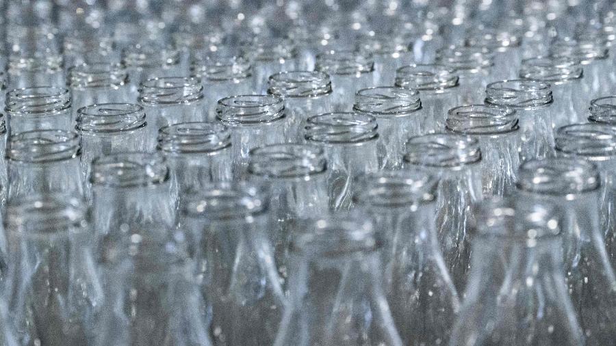 Estudo investigou quantidade de microplásticos em diferentes tipos de bebidas, e suas embalagens, vendidas na França Estudo investigou quantidade de microplásticos em diferentes tipos de bebidas, e suas embalagens, vendidas na França