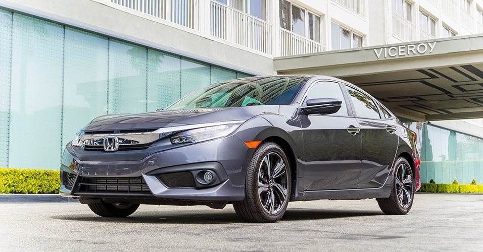 Honda Civic Touring 1.5 Turbo CVT - Divulgação