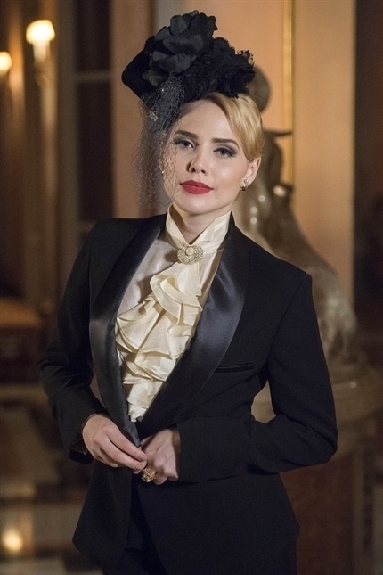 Julia (Letícia Colin): Irmã de Otaviano, com quem tem uma relação de domínio, é entusiasta da ideia da chegada da TV. É namorada de Vitor, mas mantém um caso com Beatriz - Estevam Avellar/ TV Globo