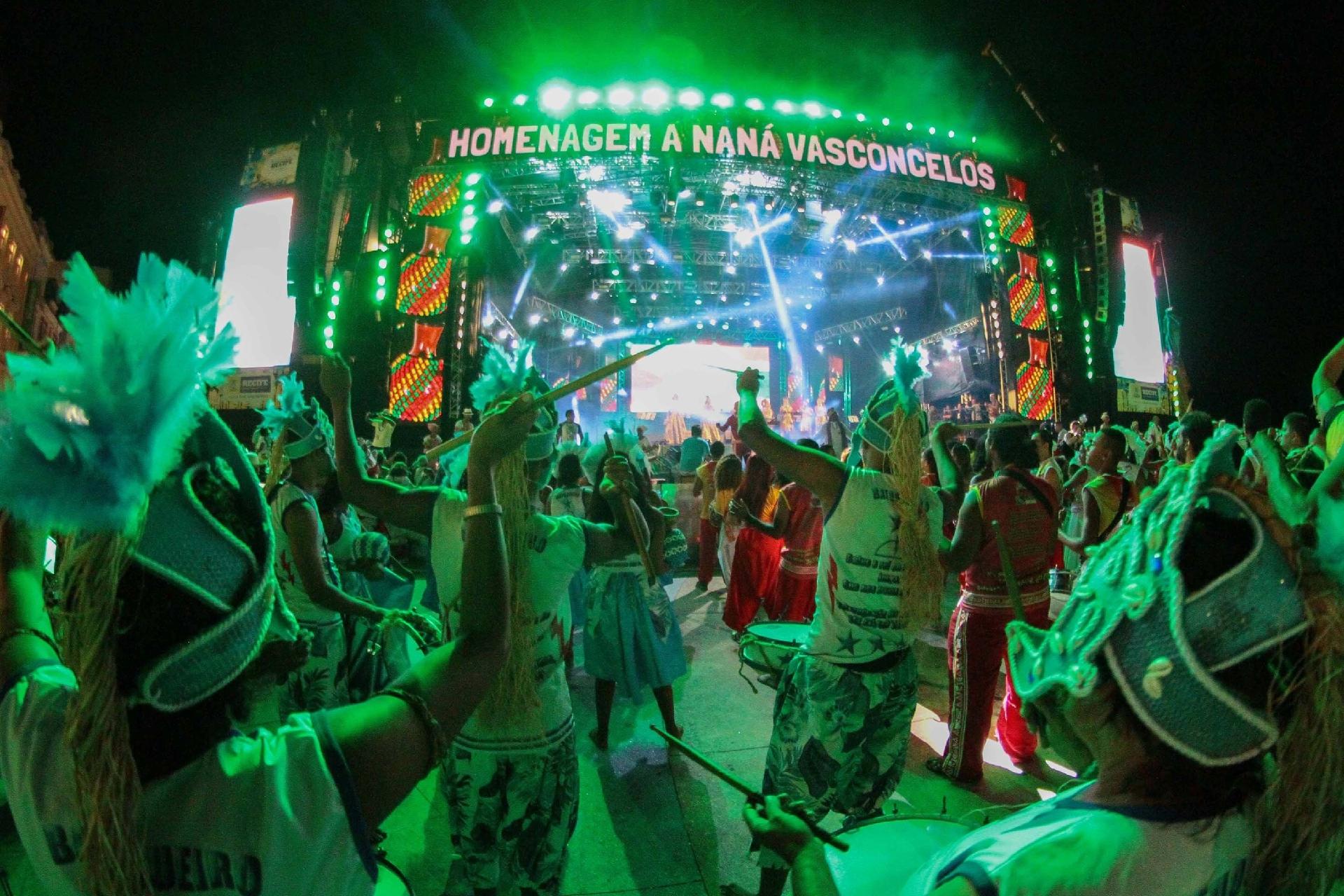 Carnaval do Recife começa oficialmente nesta sexta (24) com cerimônia no Marco Zero e homenagem ao percussionista Naná Vasconcelos, morto no ano passado - Marlon Costa/Futura Press/Estadão Conteúdo