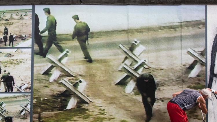 Muro caiu em 1989, após pressão popular e declínio do poder da União Soviética - Hannibal Hanschke/Reuters - Hannibal Hanschke/Reuters