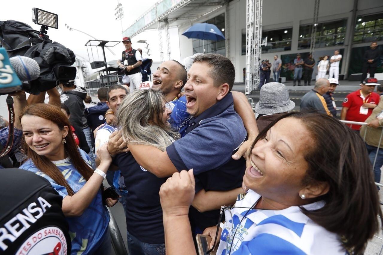 Acadêmicos do Tatuapé comemora o título de campeã do Carnaval 2018 de São Paulo - Mariana Pekin/UOL