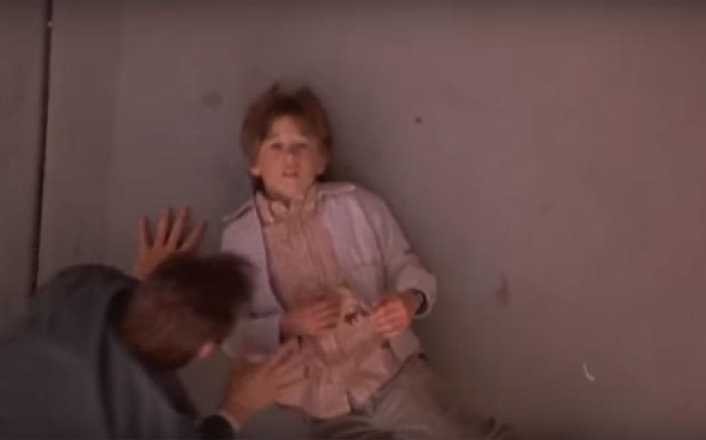 Kevin Spacey e Haley Joel Osment em cena de "A Corrente do Bem" (2000) - Reprodução