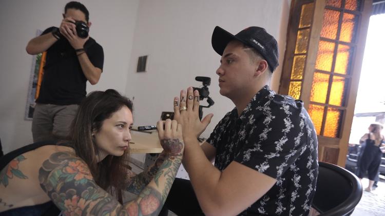Safadão é tatuado - Ederson Lima/Divulgação - Ederson Lima/Divulgação