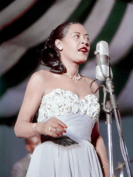 A cantora Billie Holliday em show em 1957 - Bill Spilka/Getty Images