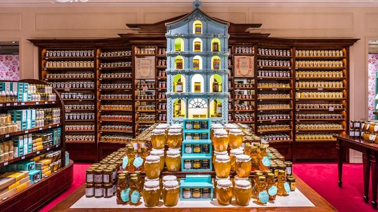 Fortnum & Mason, oferece tudo para um chá das cinco digno da realeza - Divulgação/VisitBritain