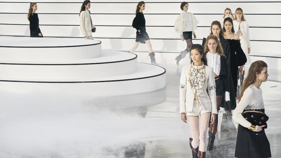Modelos durante desfile da Chanel da coleção Outono-Inverno 2020-2021 na Semana de Moda de Paris - Piero Biasion/Xinhua