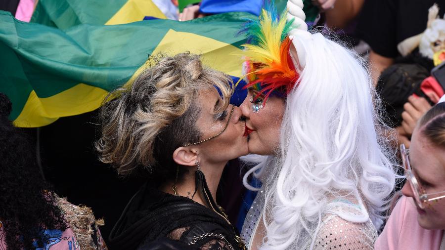 Beijo durante a Parada do Orgulho LGBT de São Francisco do ano passado, na Califórnia - Getty Images