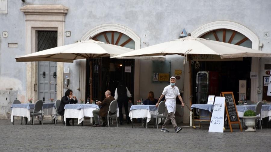Restaurante é reaberto em Roma, Itália - Getty Images
