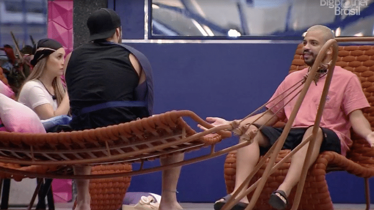 BBB 21: Projota, Arthur e Carla vivem quase um trisal na casa - Reprodução/Globoplay - Reprodução/Globoplay