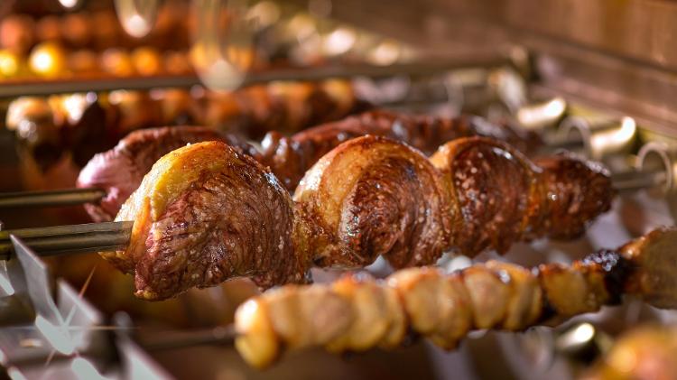 Picanha no espeto - Cacio Murilo de Vasconcelos/Getty Images/iStockphoto - Cacio Murilo de Vasconcelos/Getty Images/iStockphoto