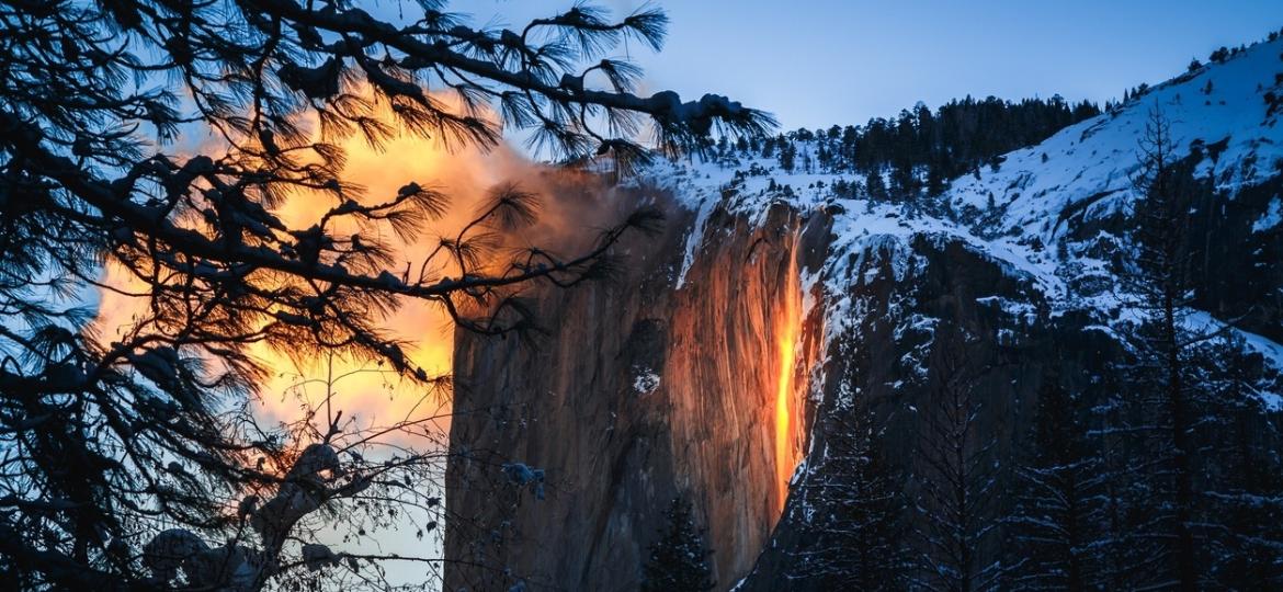 Horsetail Fall ou Firefall, a "Cascata de Fogo" do Parque Nacional Yosemite, nos EUA - Getty Images/iStockphoto