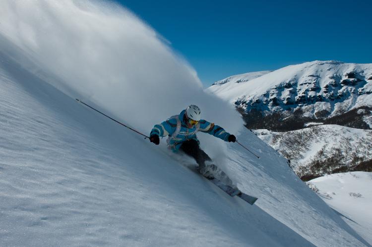 Esquiador en el Cerro Chapelco - Getty Images/iStockphoto - Getty Images/iStockphoto