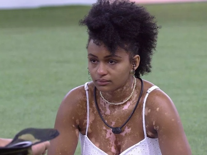 Em véspera de paredão, Natália lamenta discussão com Eli: 'Justo agora?'