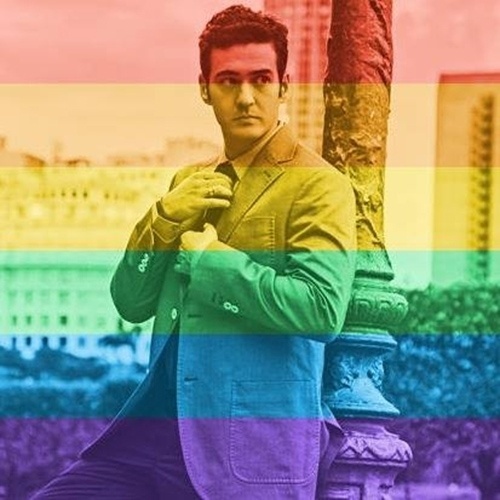 26.jun.2015 - A foto do perfill da página do ator e humorista Marcos Veras no Facebook também ganhou as cores do arco-íris em celebração à legalização do casamento entre gays e lésbicas aprovada nesta sexta (26) nos Estados Unidos