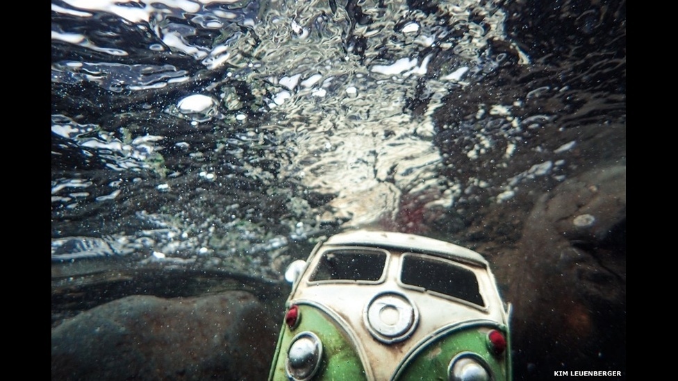 Foto de Kim Leuenberger que faz parte do projeto Travelling Cars - Kim Leuenberger