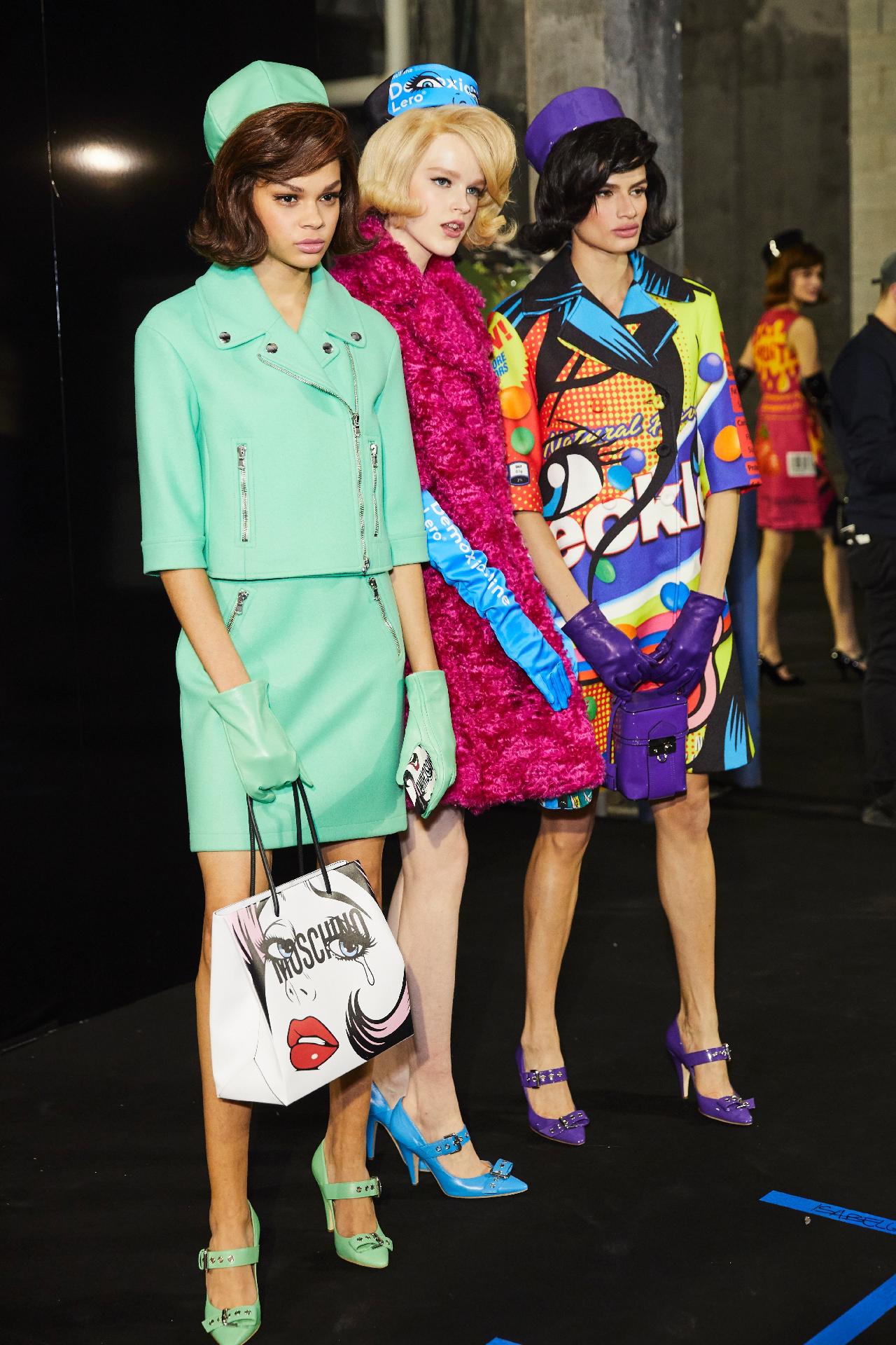 Detalhes do desfile da Moschino na MFW - Getty Images