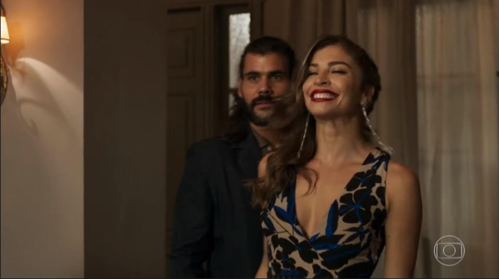 Lívia apresenta novo namorado a Sophia - Reprodução/TV Globo