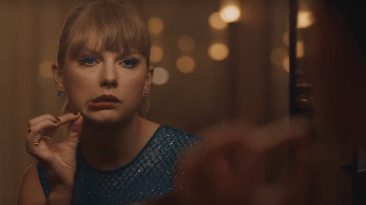 Taylor Swift em cena do clipe de "Delicate" - Reprodução/Youtube - Reprodução/Youtube