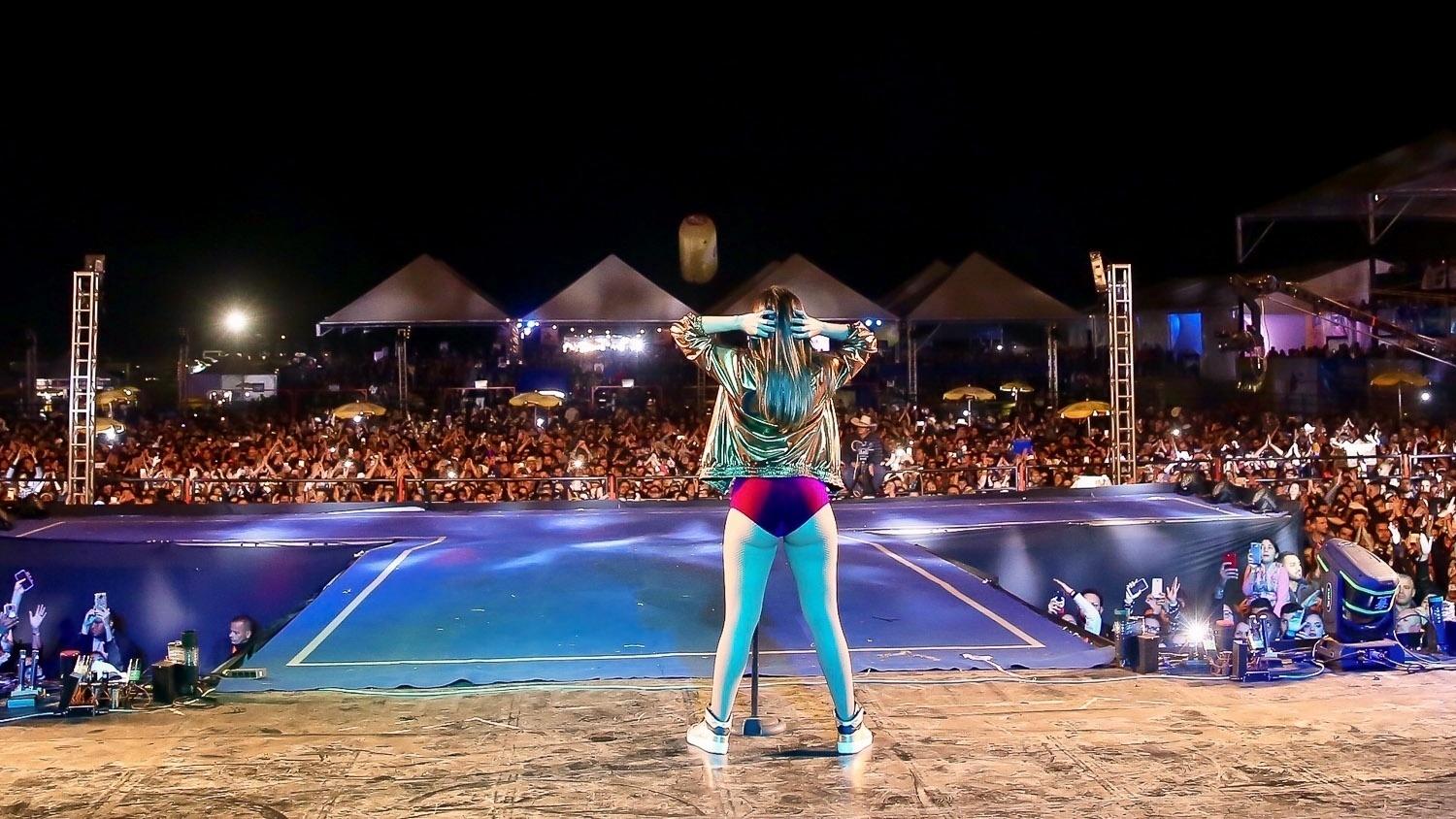 Anitta se apresentou na noite de sábado (8) na 12ª edição do Rodeio de Itu, que aconteceu na Arena Itu (SP). Mais cedo, a cantora confirmou o fim de seu casamento de menos de um ano com o empresário Thiago Magalhães - Manuela Scarpa/Brazil News