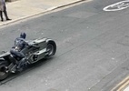 Nova moto do Batman é flagrada em filmagens do filme do Flash - Divulgação