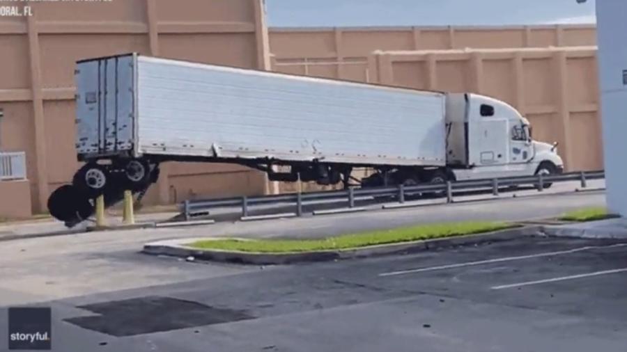 Caminhão perde rodas em incidente nos EUA - Reprodução