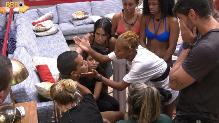 BBB 23: Bruno Gaga aperta o botão pra sair do programa