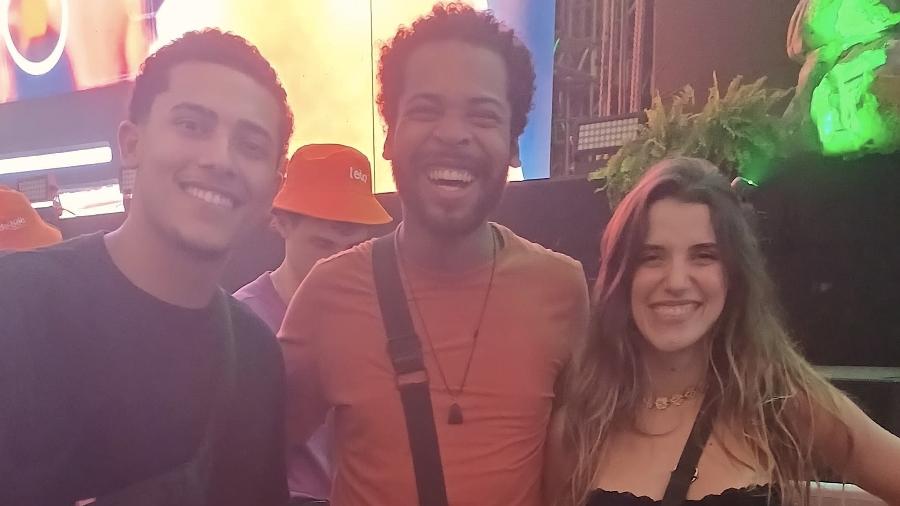 Os amigos Marcelo, Gabriel e Giovanna curtem juntos o segundo dia do Coala Festival, no sábado (7), em São Paulo