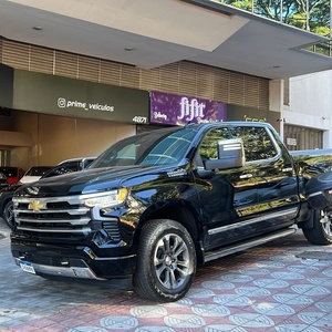 Loja de carros de luxo fecha e causa prejuízo milionário aos clientes